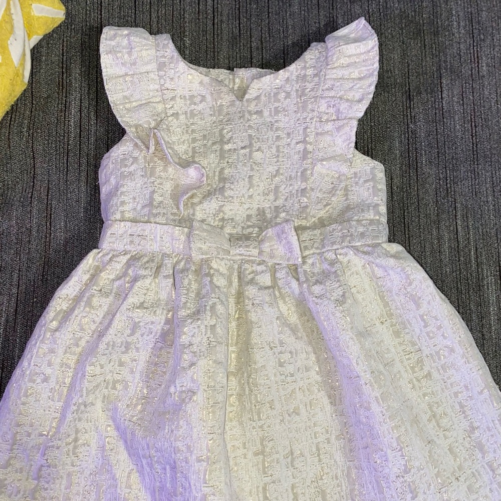 2T Cream colored ruffled dress, flecks of gold. Such a sweet dress 💕
